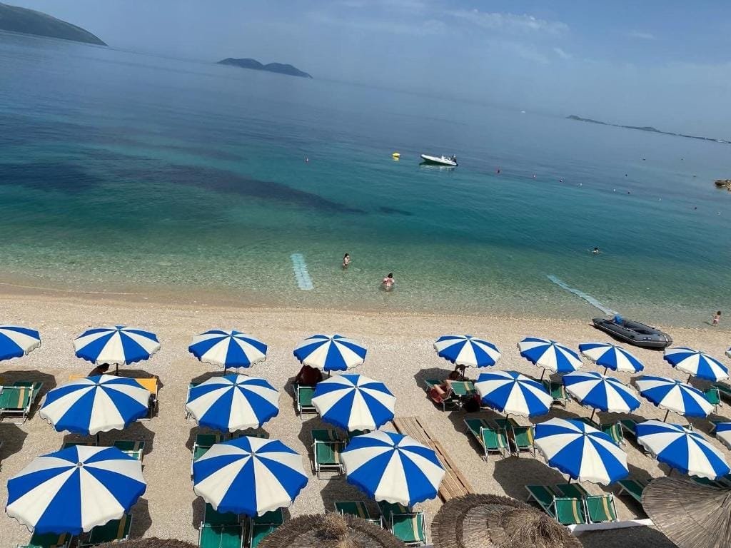 Jonufra Beach